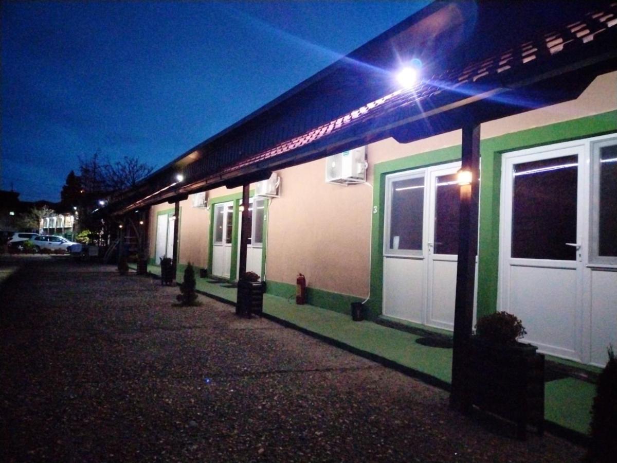 Fun Rooms Sobe Prenociste Borca Exterior foto